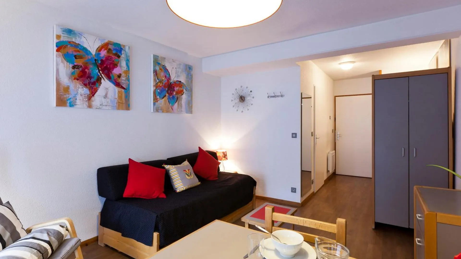 Apartment Studio Avec Balcon Sud Et Wifi Au Centre De Brides-Les-Bains, Proche Thermes Et Telecabine - Fr-1-512-54