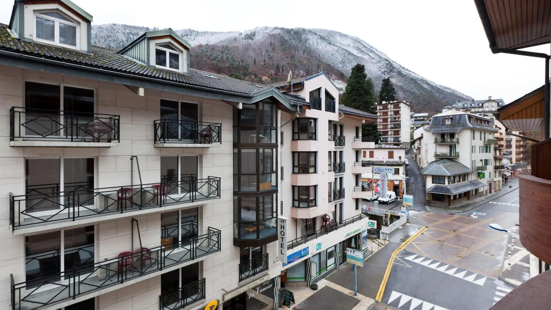 Apartment Studio Avec Balcon Sud Et Wifi Au Centre De Brides-Les-Bains, Proche Thermes Et Telecabine - Fr-1-512-54