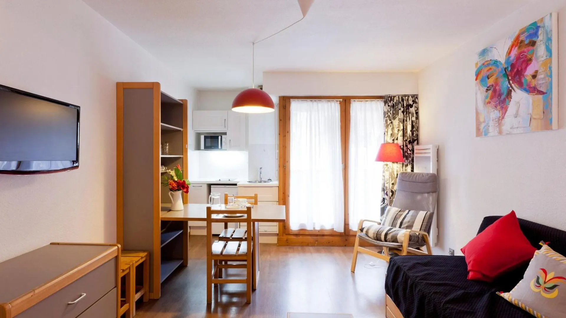 Studio Avec Balcon Sud Et Wifi Au Centre De Brides-Les-Bains, Proche Thermes Et Telecabine - Fr-1-512-54