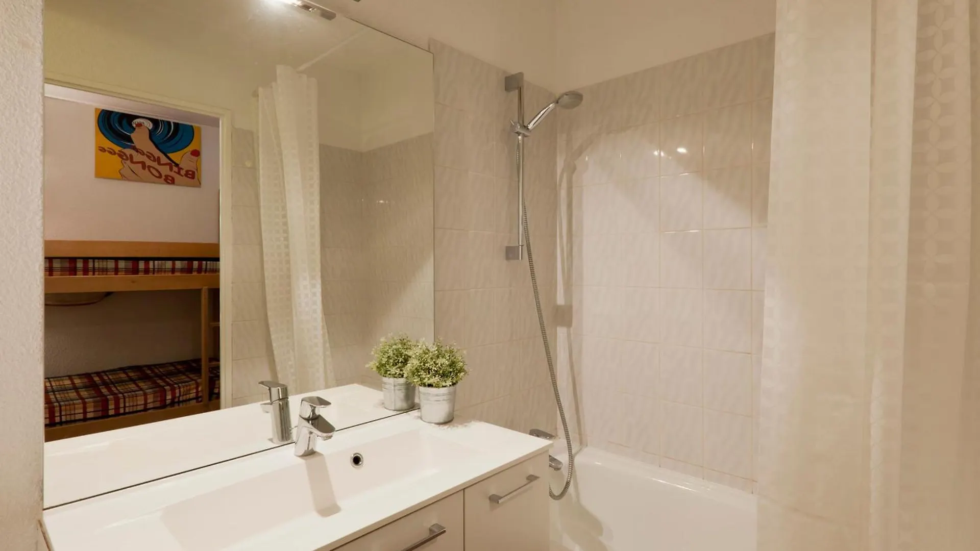 Studio Avec Balcon Sud Et Wifi Au Centre De Brides-Les-Bains, Proche Thermes Et Telecabine - Fr-1-512-54 Apartment Brides-les-Bains