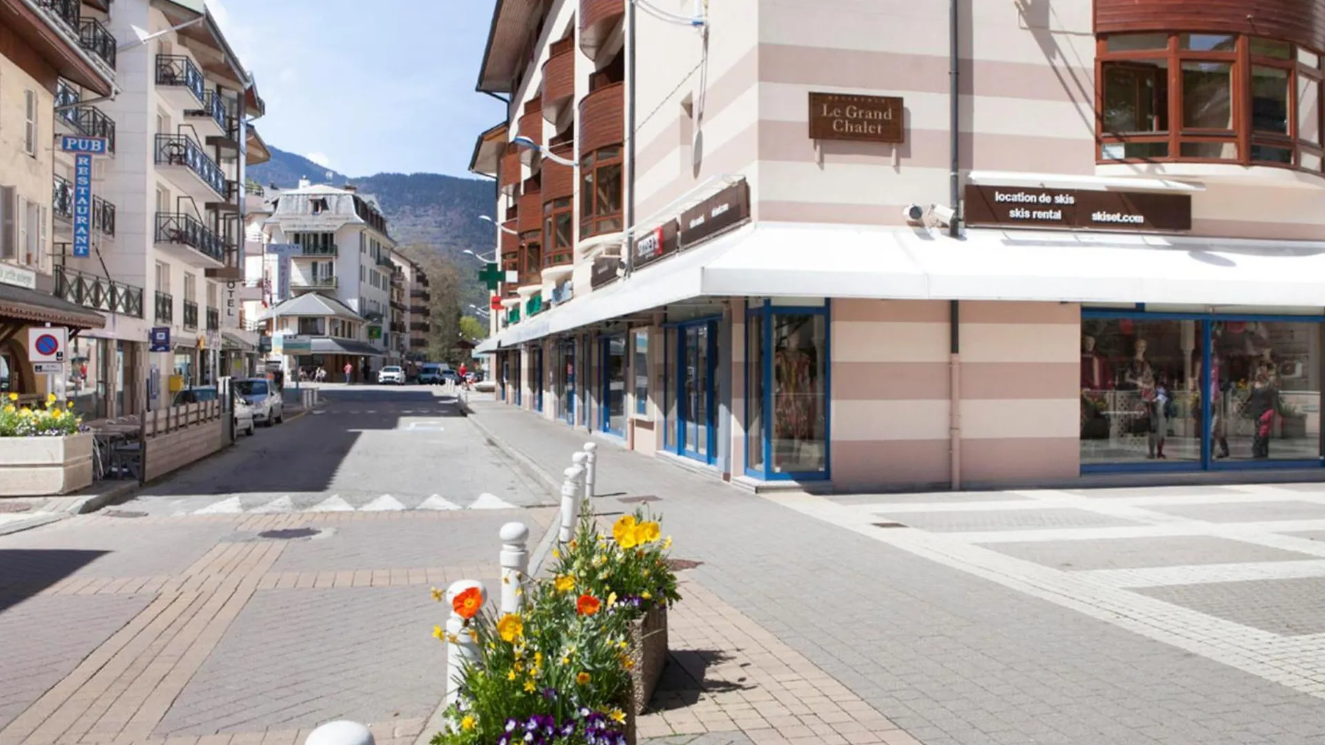 Studio Avec Balcon Sud Et Wifi Au Centre De Brides-Les-Bains, Proche Thermes Et Telecabine - Fr-1-512-54 Apartment Brides-les-Bains